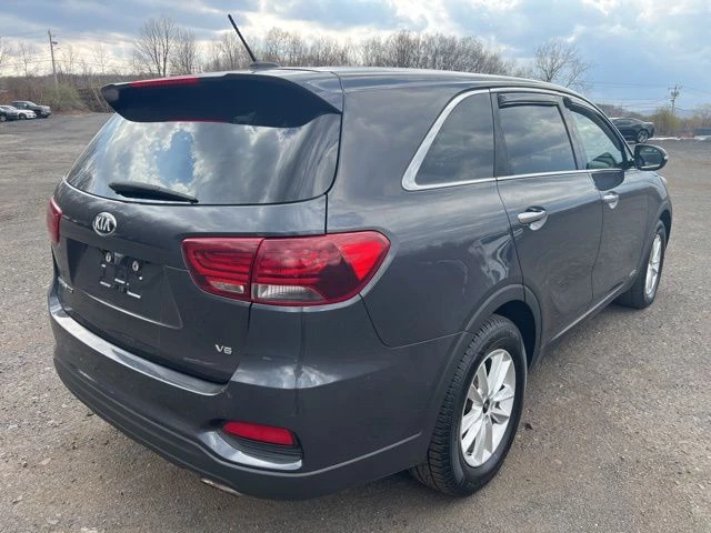 2019 Kia Sorento view 5