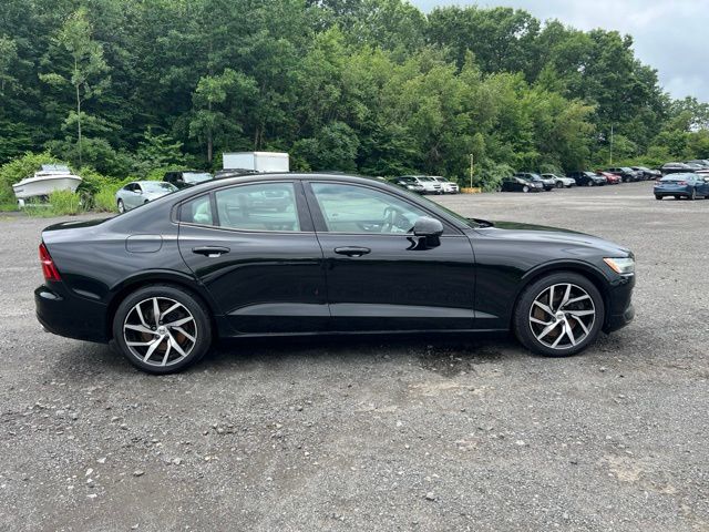 2020 Volvo S60 view 4