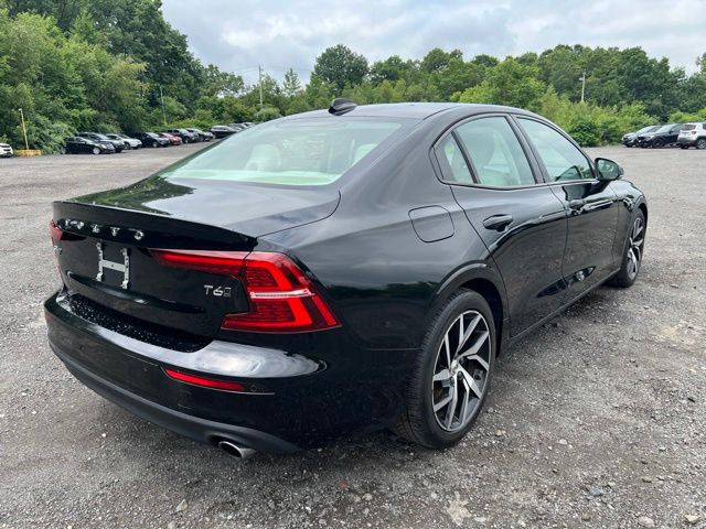 2020 Volvo S60 view 5