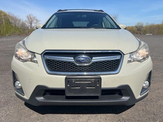 2016 Subaru Crosstrek view 2