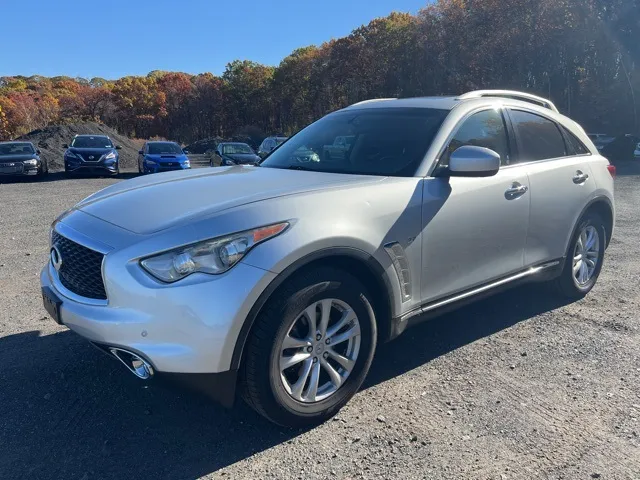2017 INFINITI QX70 Base