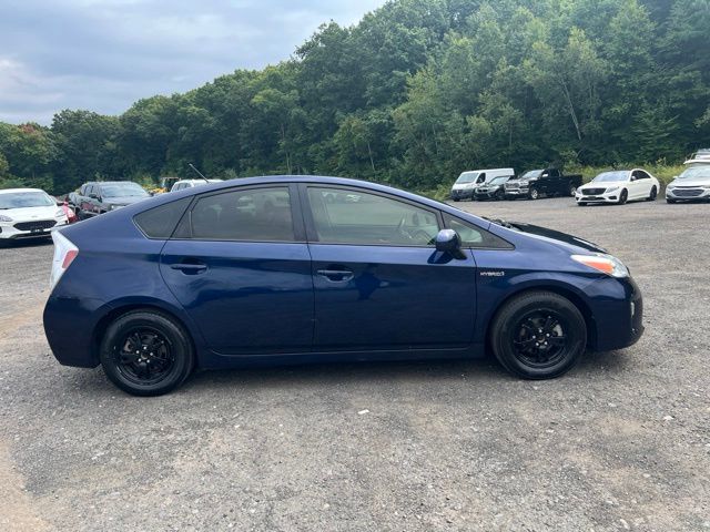 2015 Toyota Prius view 4