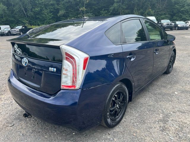 2015 Toyota Prius view 5
