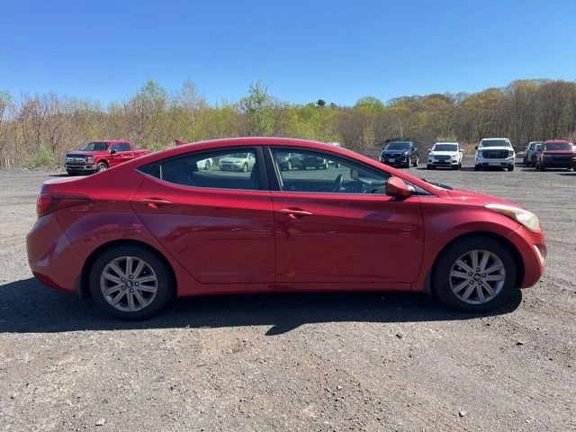 2015 Hyundai Elantra view 4