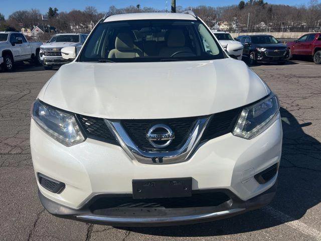 2016 Nissan Rogue view 2