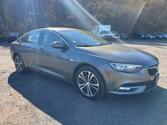 2018 Buick Regal view 3
