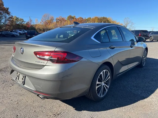 2018 Buick Regal view 5