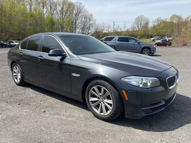 2014 BMW 5 Series view 3