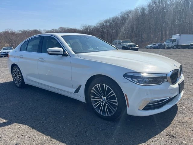 2018 BMW 5 Series view 3