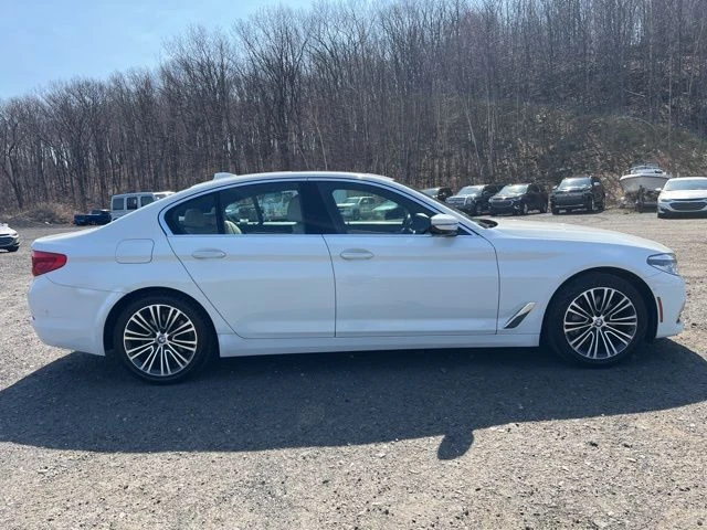 2018 BMW 5 Series view 4