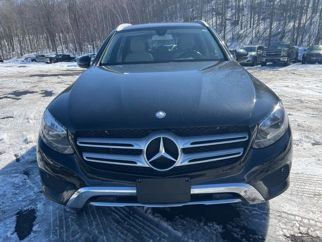 2017 Mercedes-Benz GLC view 2