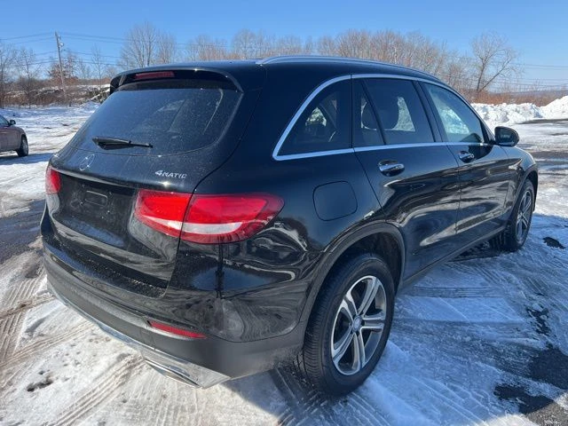 2017 Mercedes-Benz GLC view 5